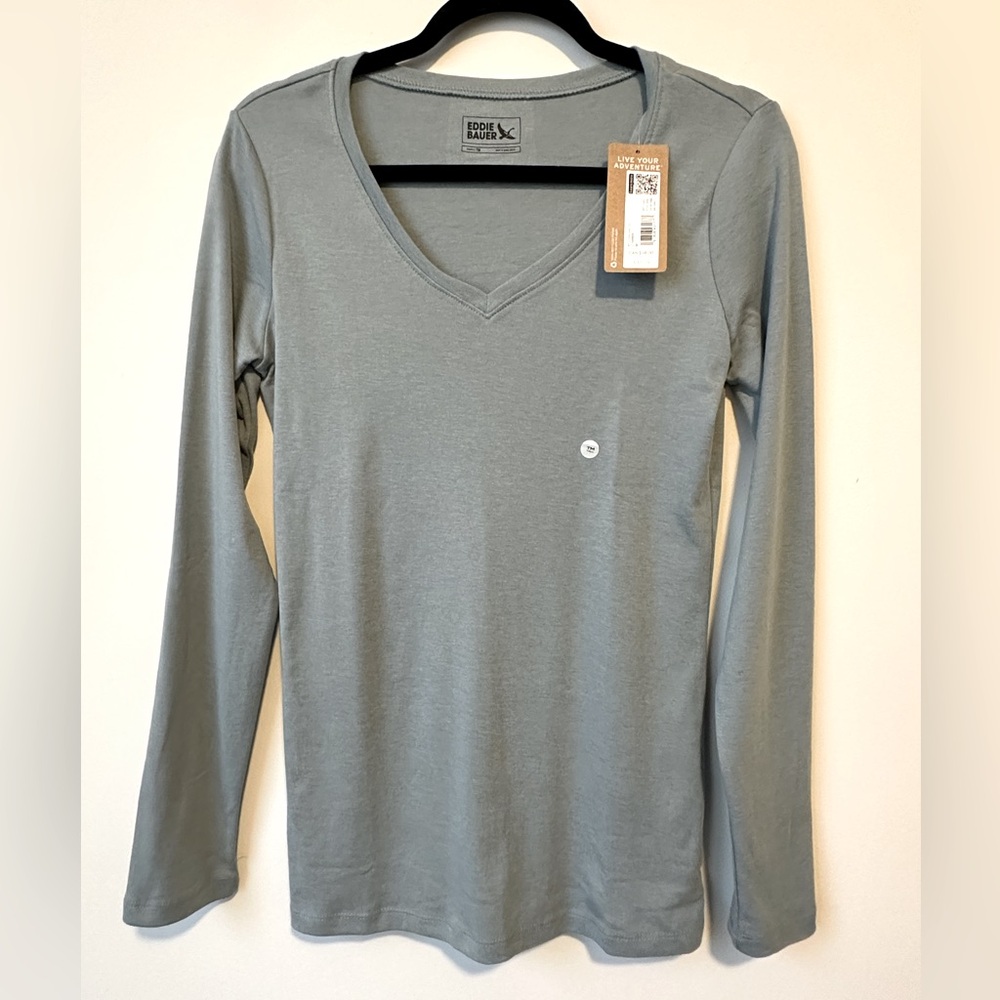 NWT Eddie Bauer Women's Blue V-Neck Top Long Sleeve Size Medium Tall